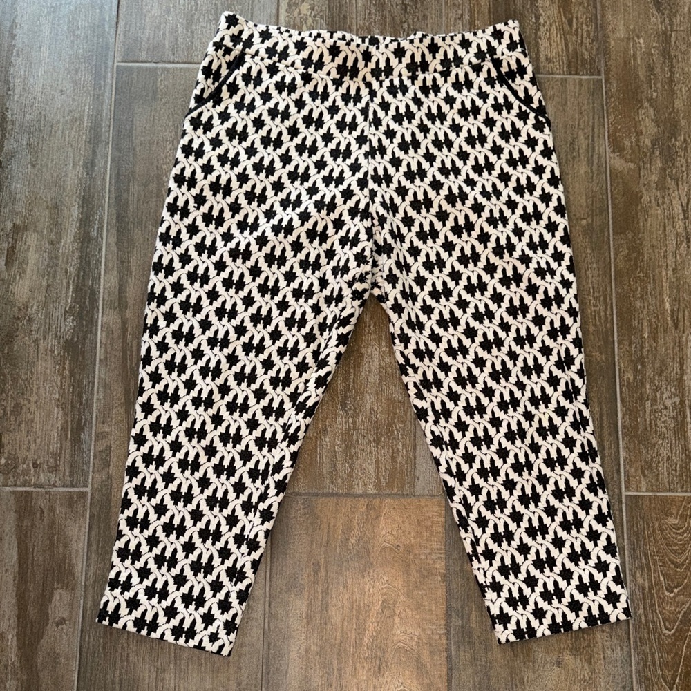 Melissa Paige Black and White Geometric Cropped Pants